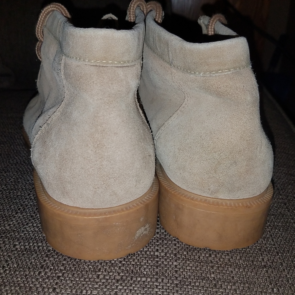 Boots - Picture 3 of 8